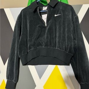 Nike women’s shirt size Small